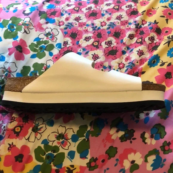 Birkenstock White Sandals with Adjustable Straps - Picture 4 of 5